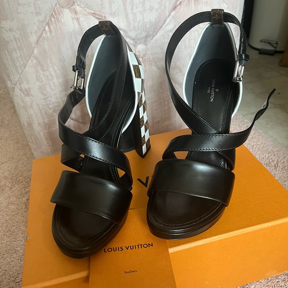 Louis Vuitton Matchmake black Cross Sandle